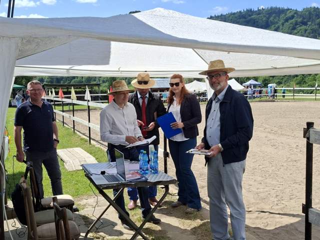 752abe10-64ca-4a78-899b-63a14c2bbd0a